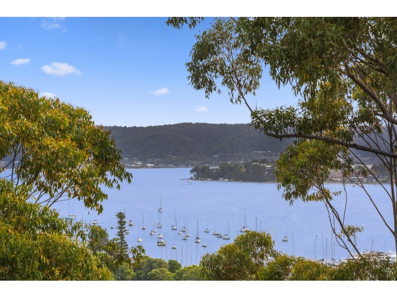 4/84 John Whiteway Drive, Gosford NSW 2250