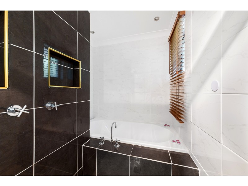 9 Gregory Street, Wyoming NSW 2250