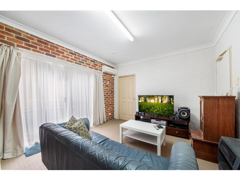 16 Roselands Avenue, Wyoming NSW 2250