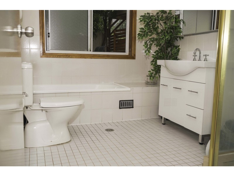 70 Hanlan Street, Narara NSW 2250