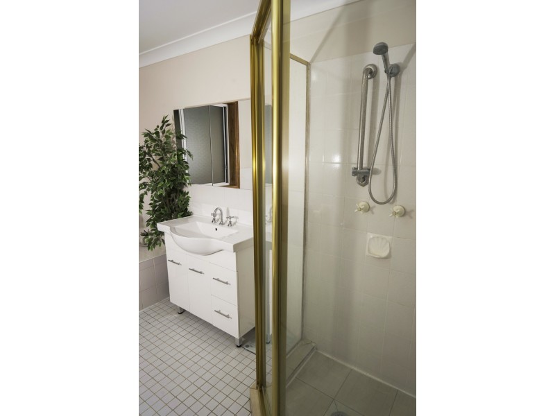 70 Hanlan Street, Narara NSW 2250