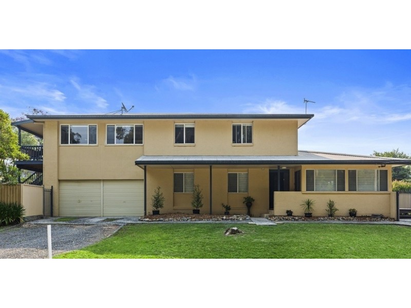 1/2 Lakewood Avenue, Green Point NSW 2251