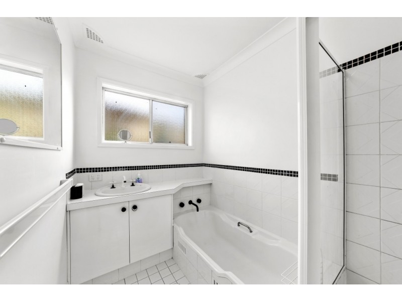 1/2 Lakewood Avenue, Green Point NSW 2251