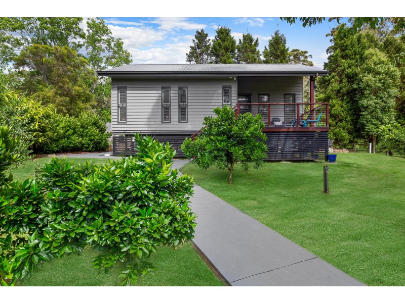 136 & 136A Carrington Street, Narara NSW 2250