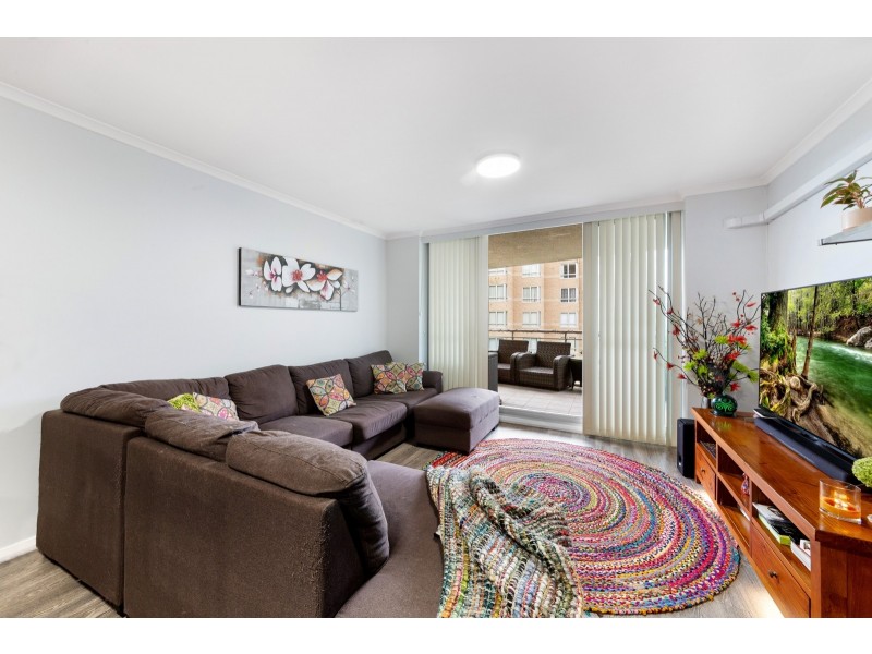 352/80 John Whiteway Drive, Gosford NSW 2250
