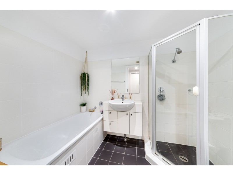 352/80 John Whiteway Drive, Gosford NSW 2250