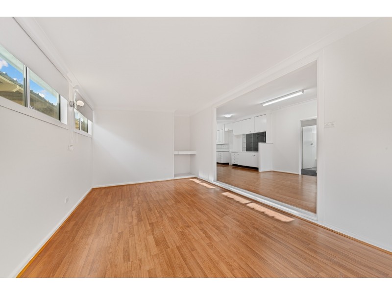 25 Kinarra Avenue, Wyoming NSW 2250