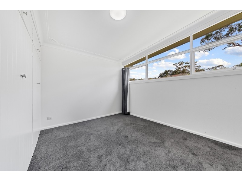 25 Kinarra Avenue, Wyoming NSW 2250