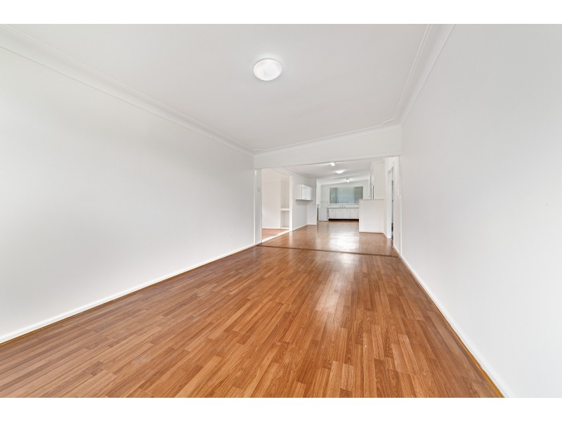 25 Kinarra Avenue, Wyoming NSW 2250