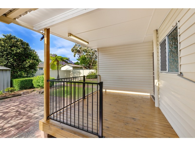 25 Kinarra Avenue, Wyoming NSW 2250