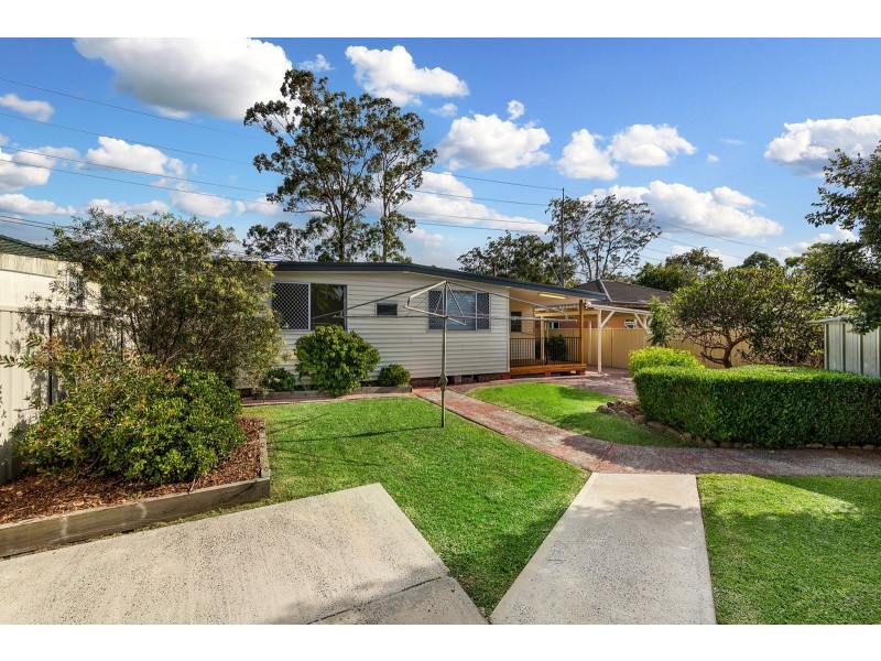 25 Kinarra Avenue, Wyoming NSW 2250