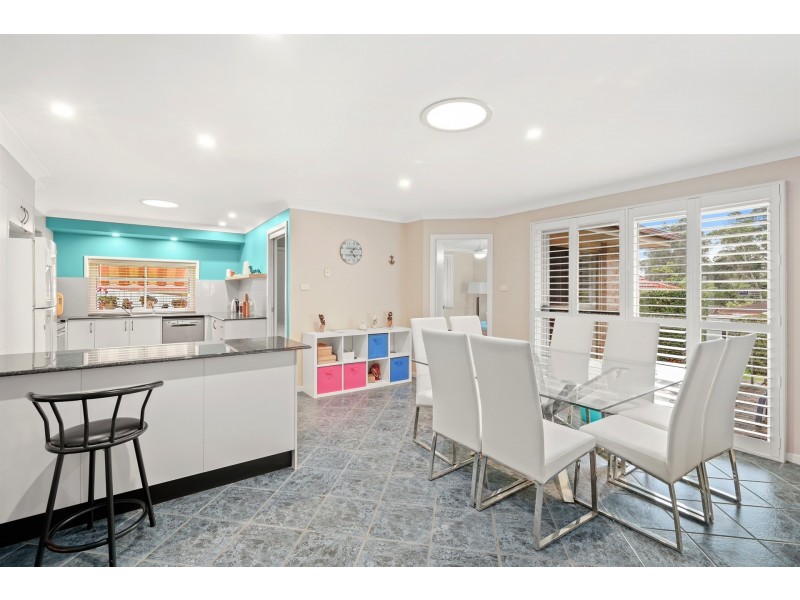 3 Rainbow Close, Lisarow NSW 2250