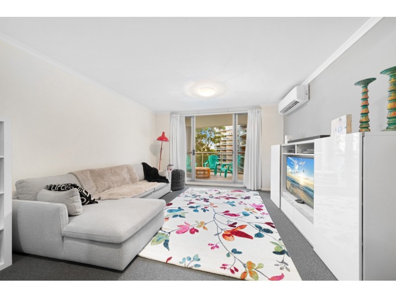 432/80 John Whiteway Drive, Gosford NSW 2250