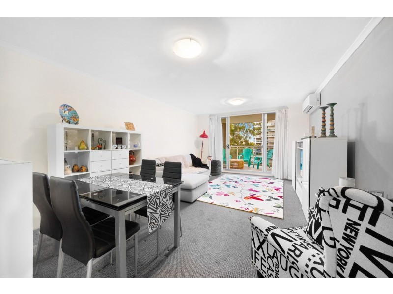 432/80 John Whiteway Drive, Gosford NSW 2250
