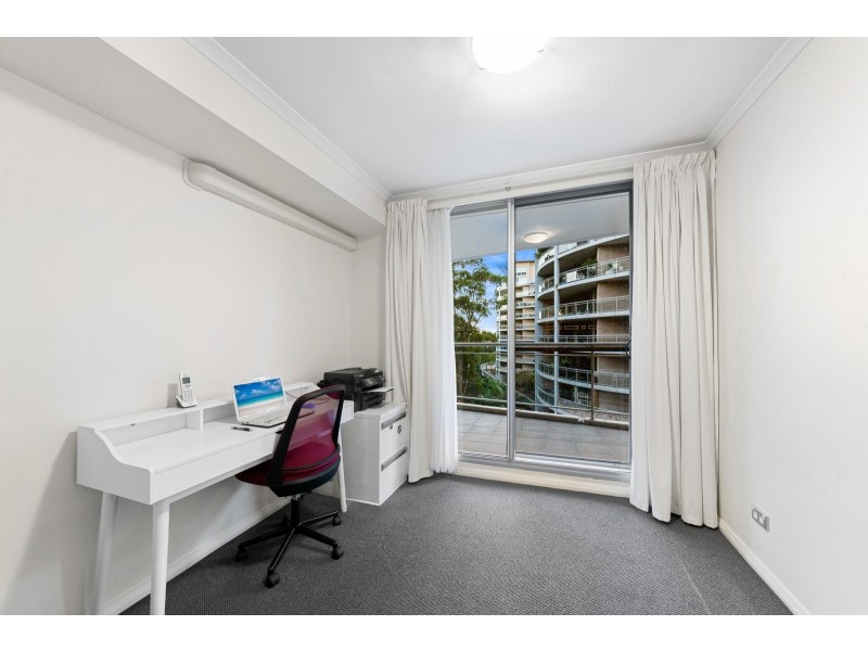 432/80 John Whiteway Drive, Gosford NSW 2250