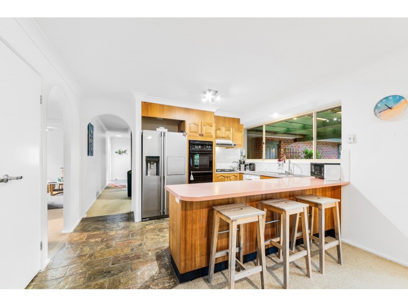 4 McGrath Close, Lisarow NSW 2250