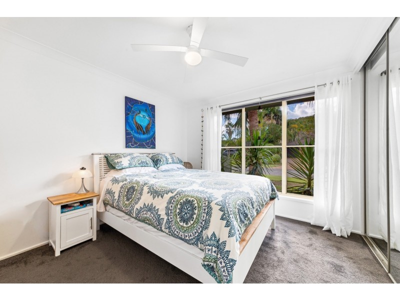 4 McGrath Close, Lisarow NSW 2250