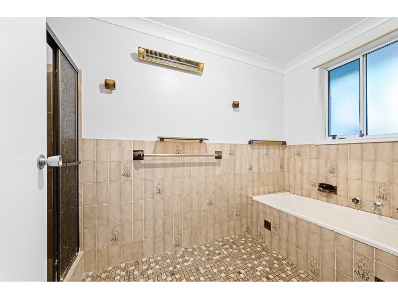 50 Railway Crescent, Lisarow NSW 2250