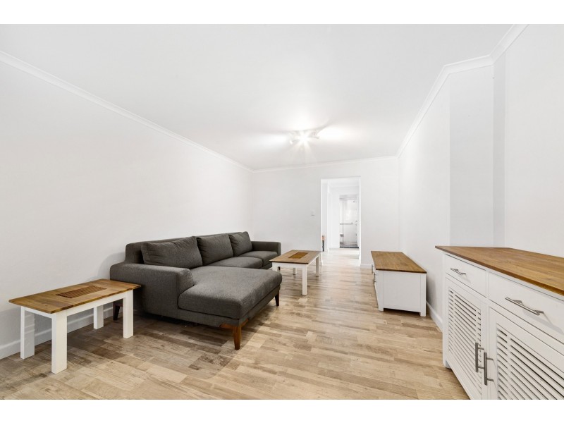 6/205 Albany Street, Point Frederick NSW 2250