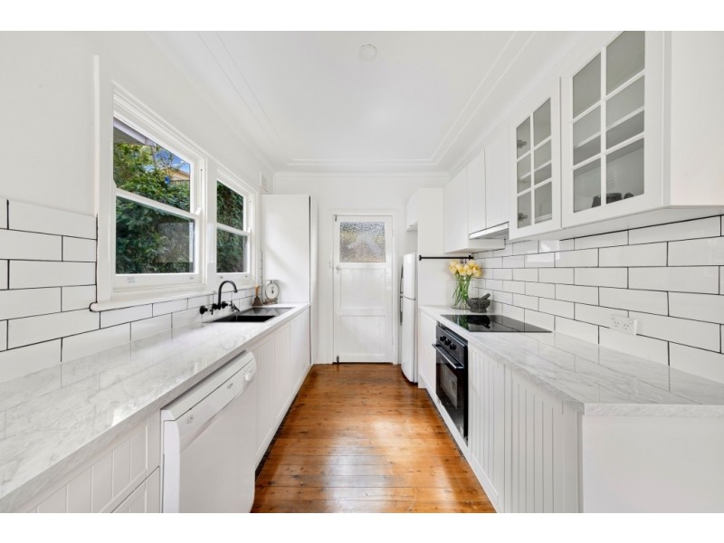 33 White Street, East Gosford NSW 2250