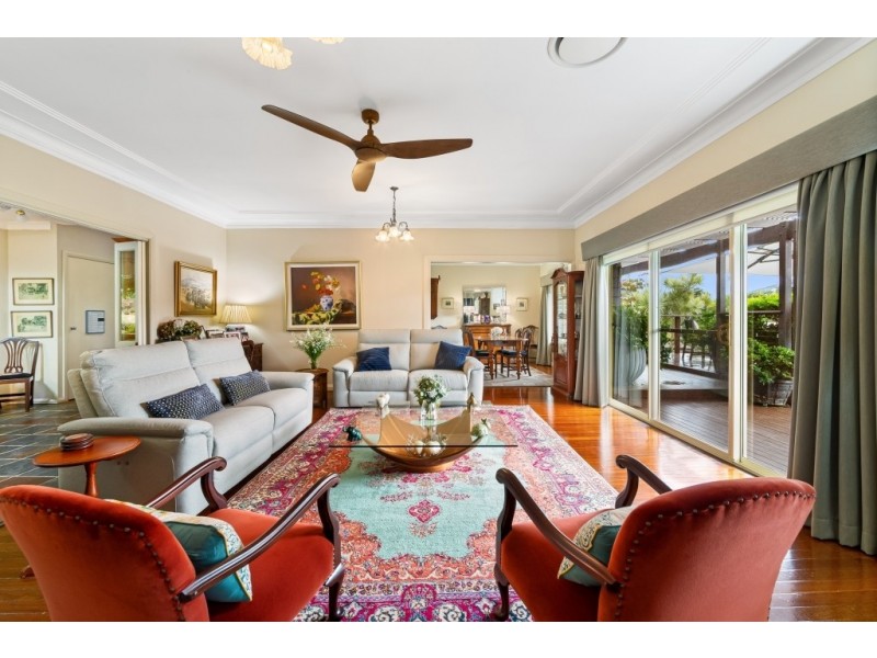 3 Florence Avenue, Point Frederick NSW 2250