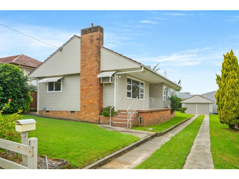 1 White Street, East Gosford NSW 2250