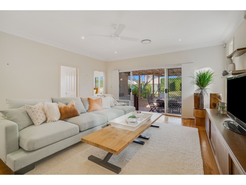 22 Frederick Street, Point Frederick NSW 2250