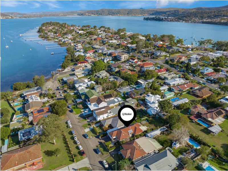 22 Frederick Street, Point Frederick NSW 2250