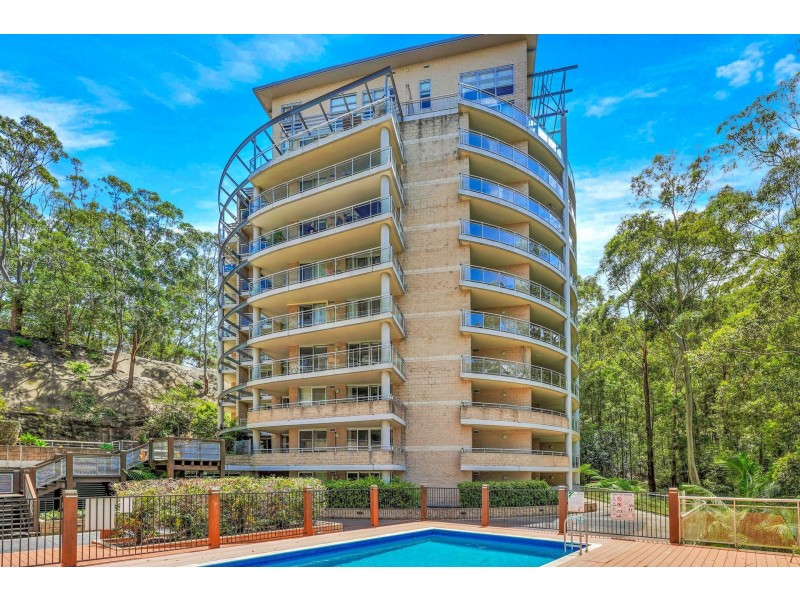 472/80 John Whiteway Drive, Gosford NSW 2250