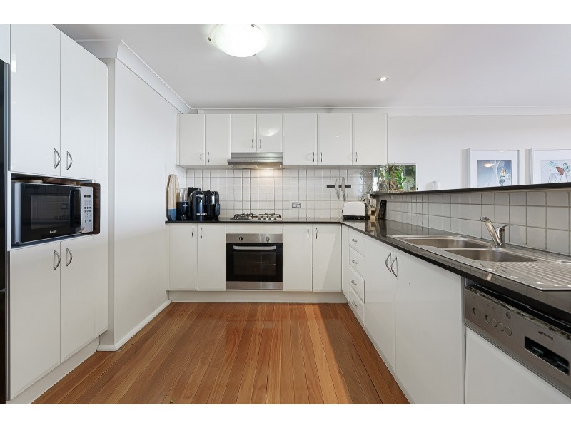 18/92 John Whiteway Drive, Gosford NSW 2250