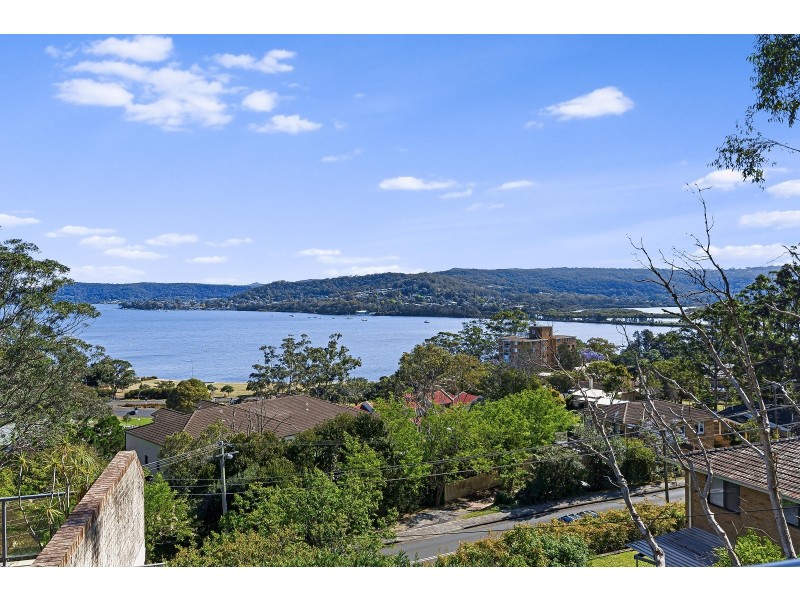 18/92 John Whiteway Drive, Gosford NSW 2250