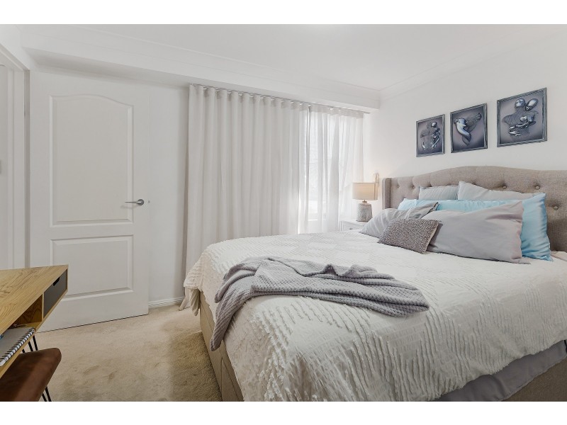 18/92 John Whiteway Drive, Gosford NSW 2250