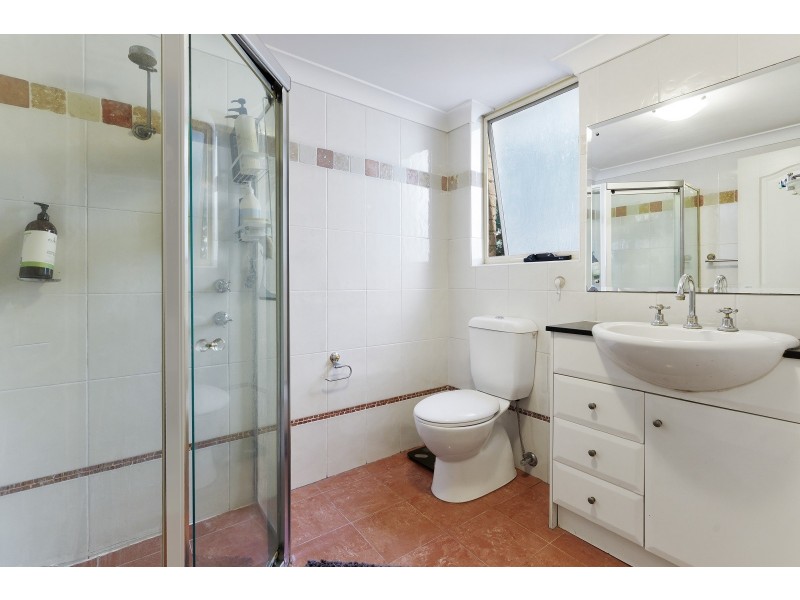 18/92 John Whiteway Drive, Gosford NSW 2250