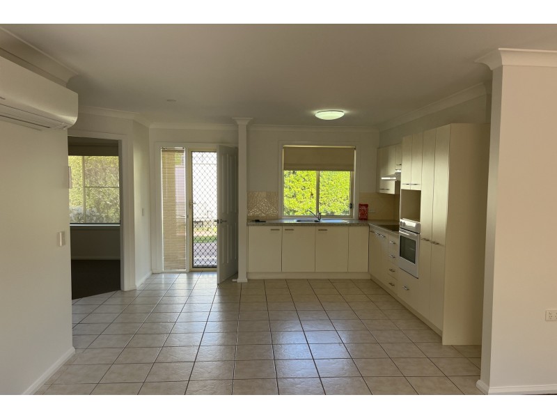 2/24 Victoria Street, East Gosford NSW 2250