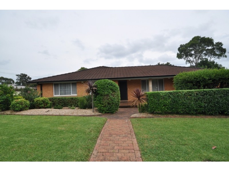 2 Craigend Street, Wyoming NSW 2250