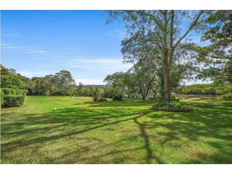 1/42 Matthews Parade, Point Clare NSW 2250