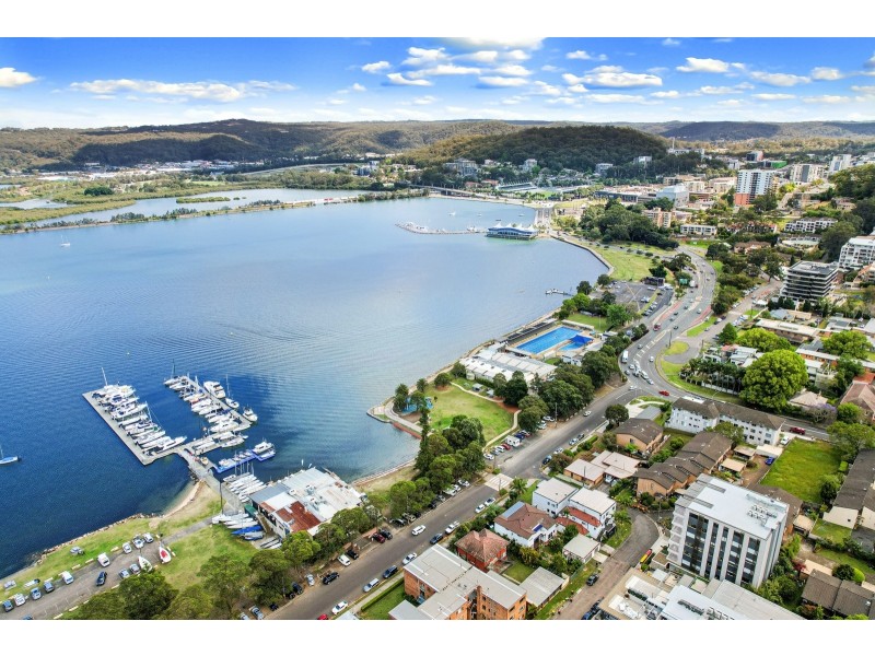 2/4 Duke Street, Point Frederick NSW 2250