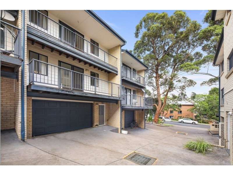 2/171-173 Gertrude Street, Gosford NSW 2250