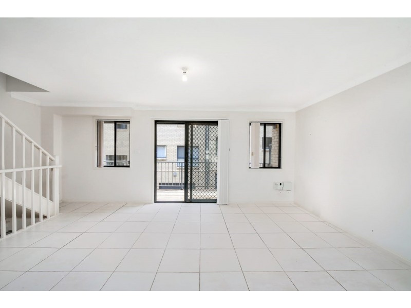 2/171-173 Gertrude Street, Gosford NSW 2250