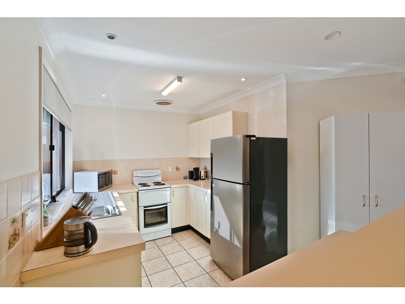 2/12 Donna Close, Lisarow NSW 2250