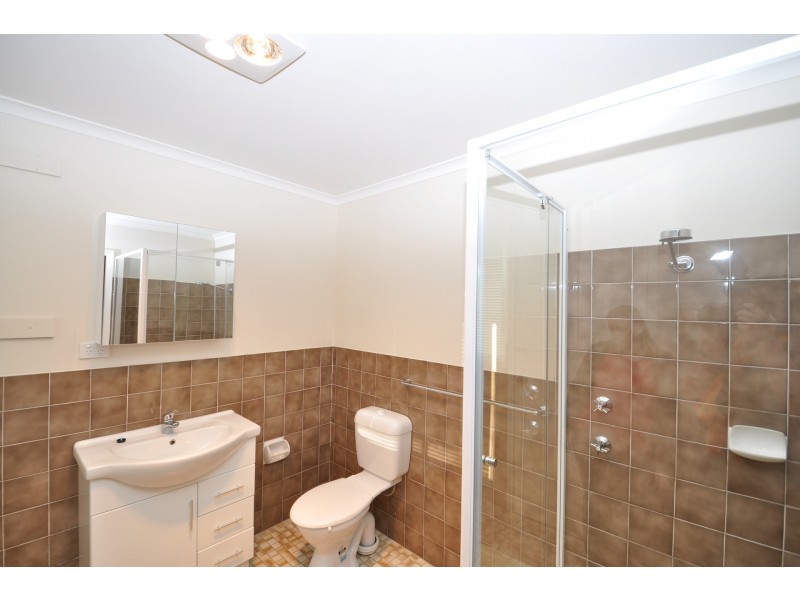 2/17 South Crescent, North Gosford NSW 2250