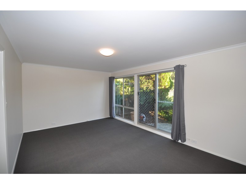 2/17 South Crescent, North Gosford NSW 2250