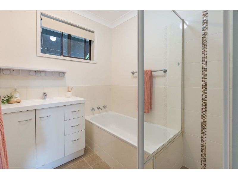 4 Merida Close, Narara NSW 2250