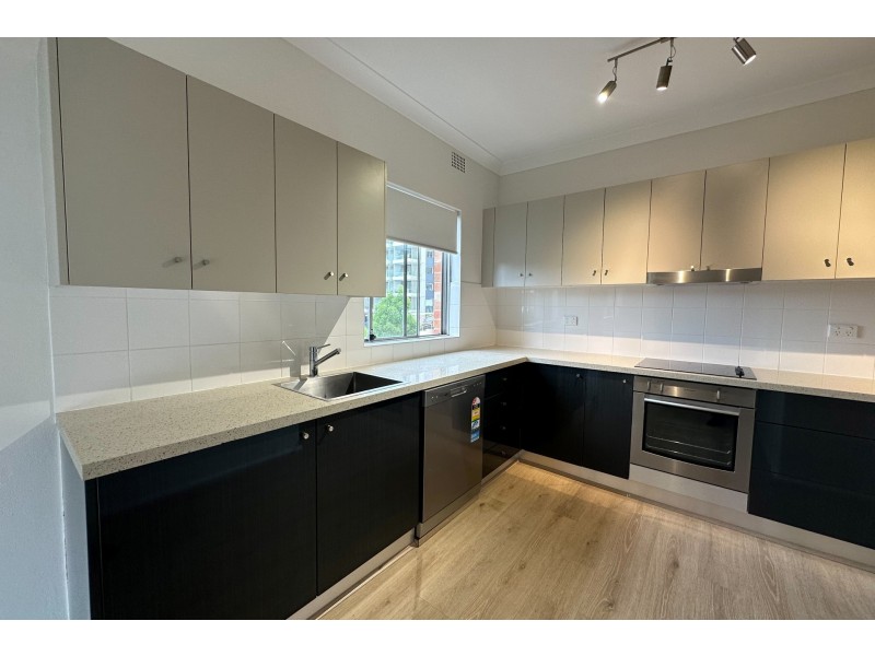 9/25-27 Masons Parade, Point Frederick NSW 2250