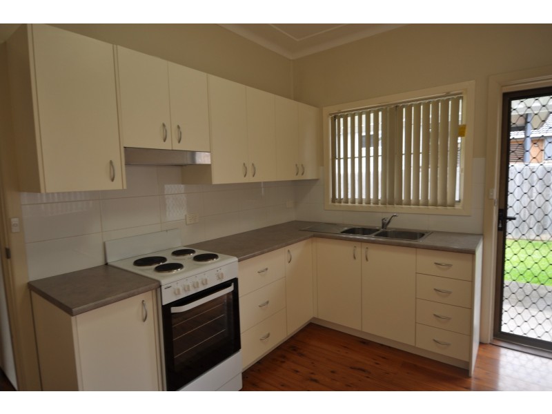 12 Waratah Street, East Gosford NSW 2250