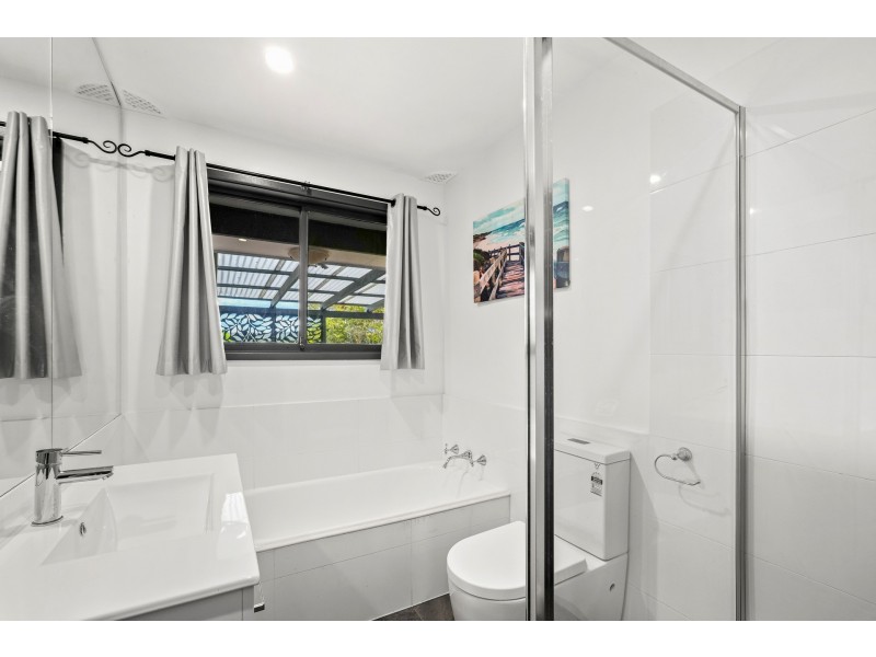 28 Beaumont Avenue, Wyoming NSW 2250