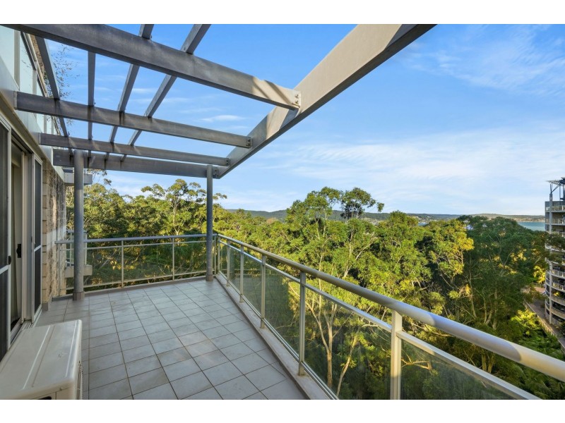 472/80 John Whiteway Drive, Gosford NSW 2250