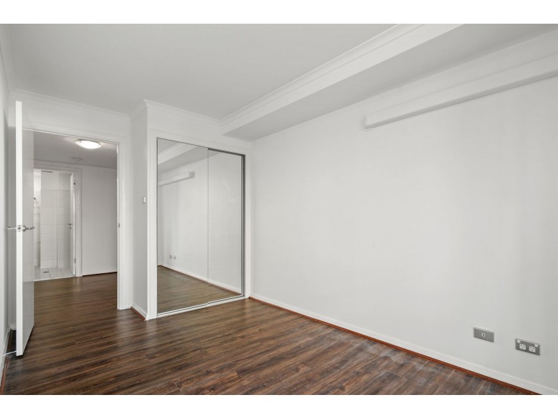 472/80 John Whiteway Drive, Gosford NSW 2250