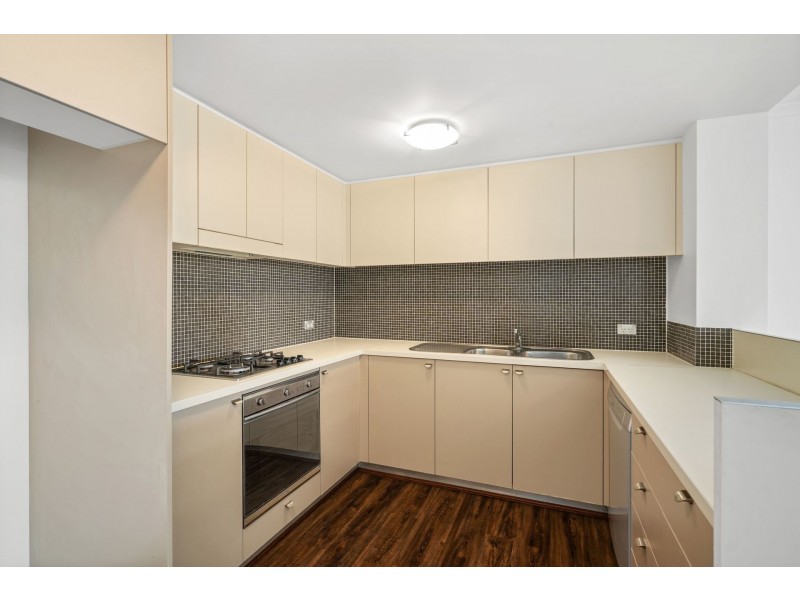 472/80 John Whiteway Drive, Gosford NSW 2250