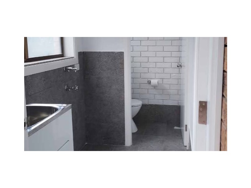 2/150 Albany Street, East Gosford NSW 2250